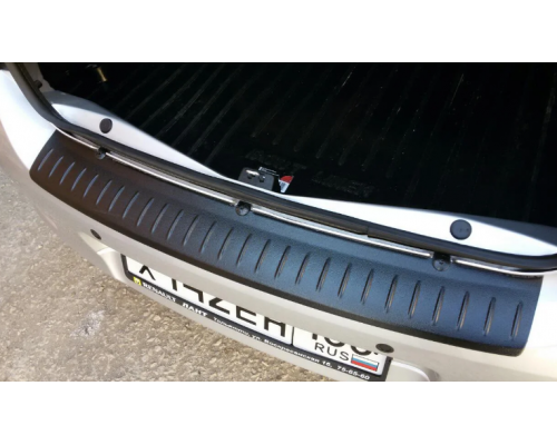 Накладка на задний бампер Yuago АртФорм для Renault Logan 2014-